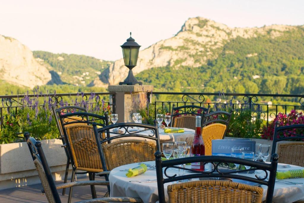 Logis Hotel Restaurant La Porte Des Cevennes Anduze Εξωτερικό φωτογραφία